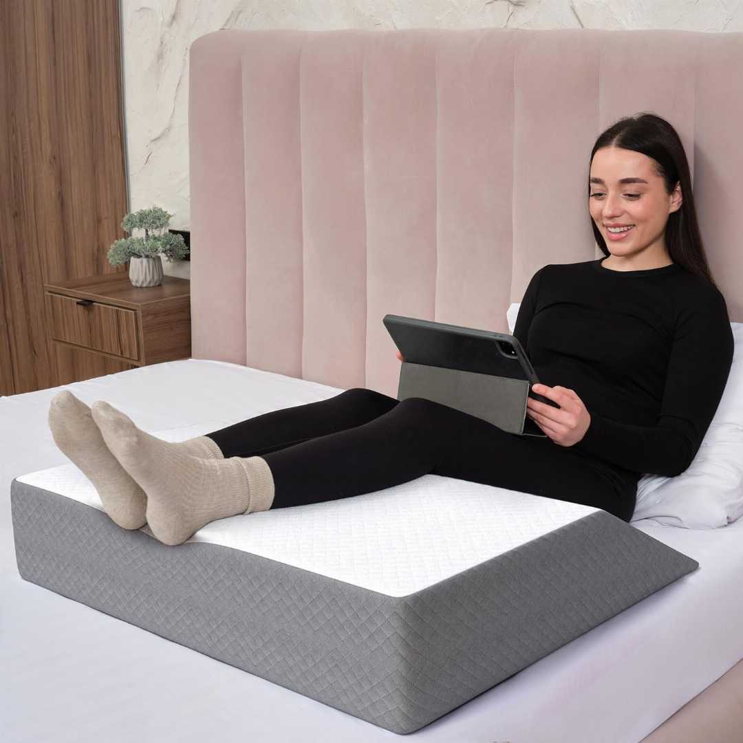 Kölbs leg elevation pillow, extra wide wedge pillow, leg wedge pillow, knee pain pillow, post surgery pillow, memory foam leg pillow.